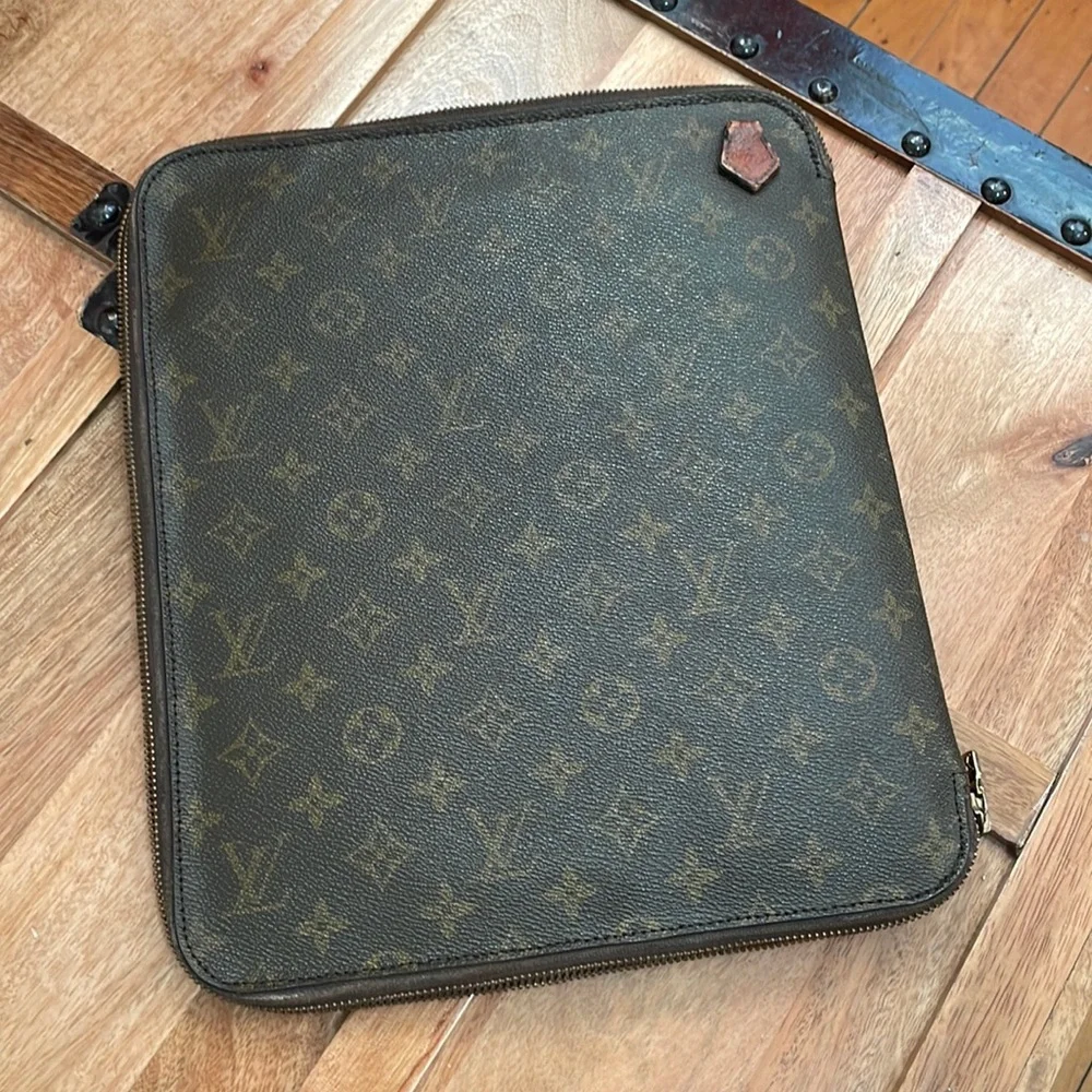 Louis Vuitton Vintage Documents Case.